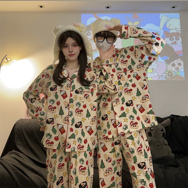 1 Juego de pijamas Crayon Shin - Summer Away Clothing reseña y precio